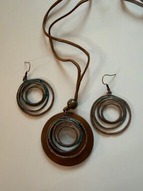 D1 Multi-Ring Pendant Necklace & Earring Set - Brown with Turquoise Accents
